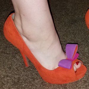 Women's Size 10 Charlotte Russe Orange & Pink 5.5"